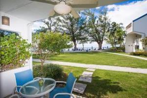 Villas Of The Galleon Seven Mile Beach Экстерьер фото